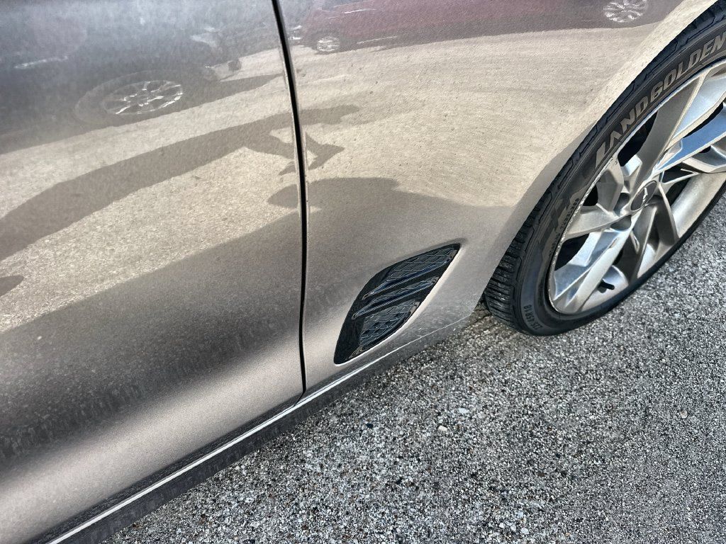 Used 2022 Genesis G70 2.0T RWD image 10
