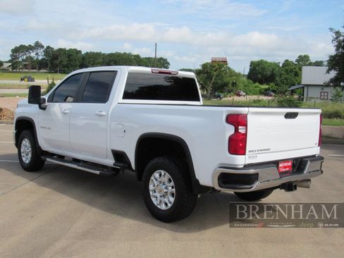 Used 2025 Chevrolet Silverado 2500 LT AWD/4WD image 3