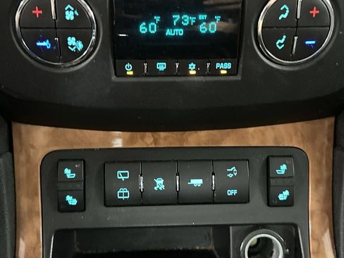 Used 2010 Buick Enclave CXL AWD/4WD image 47