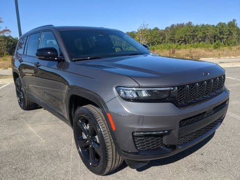 New 2025 Jeep Grand Cherokee L Limited w/ Black Appearance Package image 20