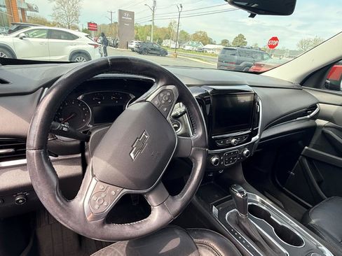 Used 2020 Chevrolet Traverse RS w/ LPO, Floor Liner Package image 4