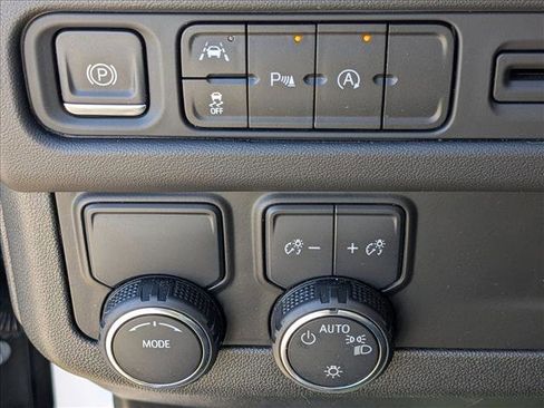 Used 2023 Chevrolet Tahoe LS image 14