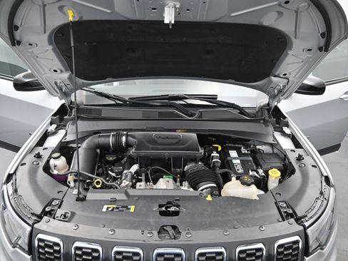 Used 2024 Jeep Compass Latitude image 20