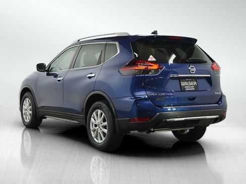 Used 2019 Nissan Rogue SV AWD/4WD image 3