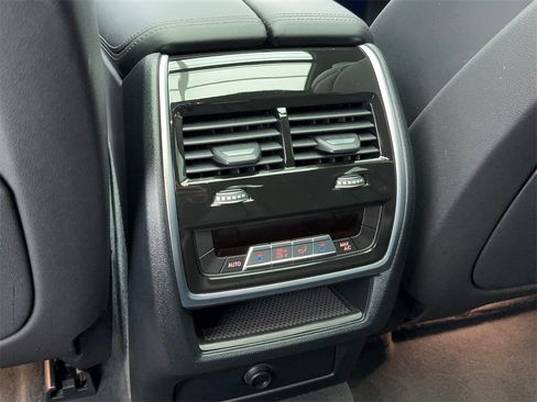 Used 2023 BMW X6 xDrive40i w/ M Sport Package image 42