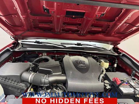 Used 2016 Toyota Tacoma TRD Sport image 10