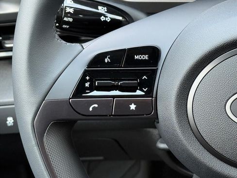 New 2026 Hyundai Elantra SEL Sport FWD image 18