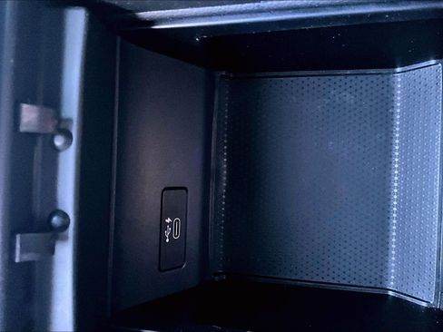 Used 2022 BMW X5 xDrive45e w/ M Sport Package image 12