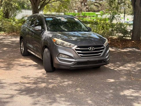 Used 2018 Hyundai Tucson SEL Plus w/ Cargo Package FWD image 3