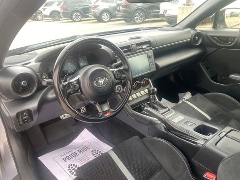 Used 2022 Toyota GR86 Premium w/ ALL Weather Mat Package (TMS) RWD image 19