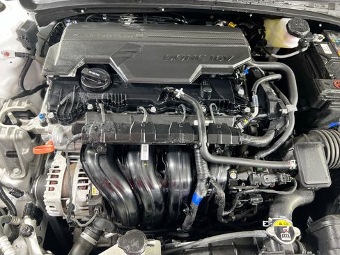 Used 2024 Hyundai Elantra SE image 27