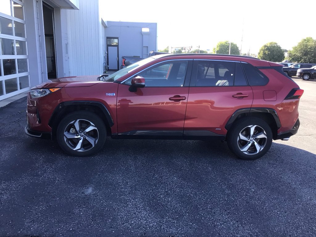 Used 2021 Toyota RAV4 SE w/ Weather & Moonroof Package AWD/4WD image 1