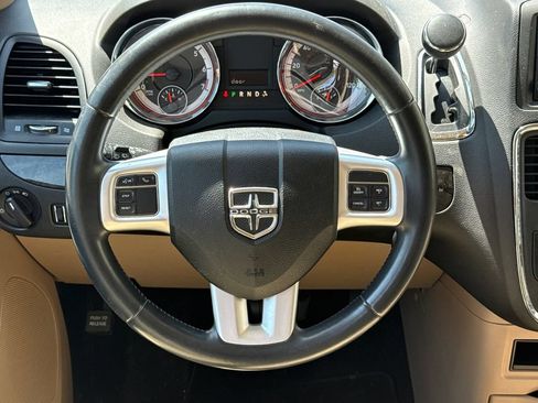 Used 2015 Dodge Grand Caravan SE w/ Quick Order Package 29E SE FWD image 12