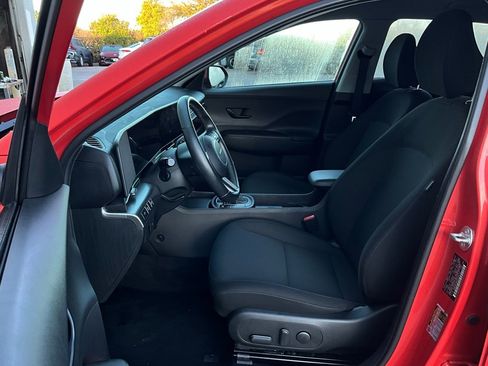 Used 2025 Hyundai Kona SEL image 10