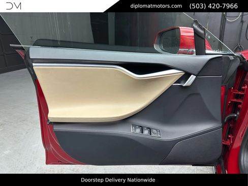 Used 2015 Tesla Model S 90D image 25
