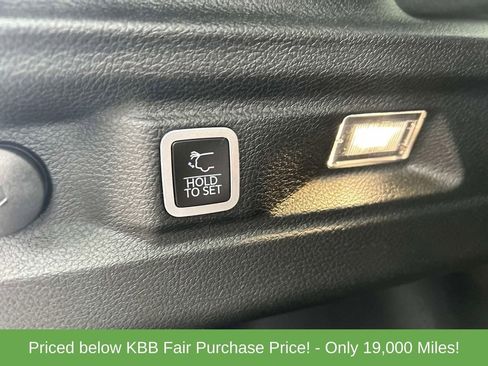 Used 2024 Jeep Grand Cherokee L Limited AWD/4WD image 13