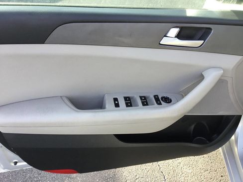 Used 2016 Hyundai Sonata SE image 19