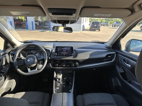 Used 2024 Nissan Rogue SV FWD image 17