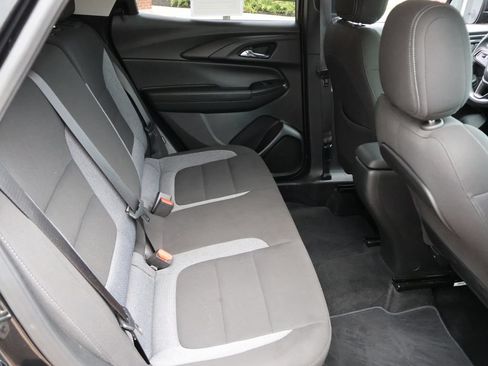Used 2025 Chevrolet TrailBlazer LT AWD/4WD image 11