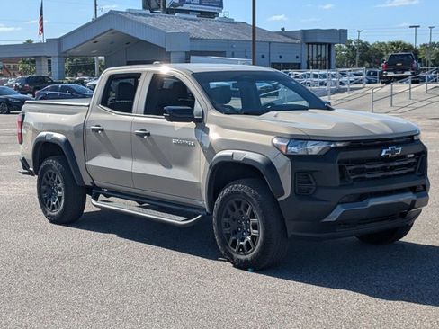 Used 2023 Chevrolet Colorado Trail Boss w/ Technology Package image 3