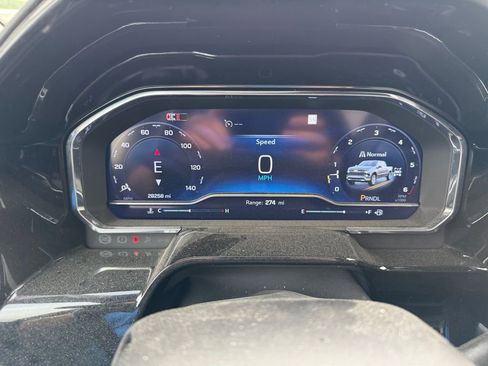 Used 2025 Chevrolet Silverado 1500 LT AWD/4WD image 7