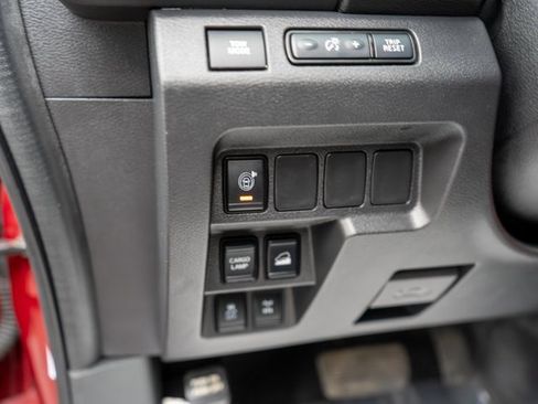 Used 2022 Nissan Frontier PRO-4X w/ Technology Package image 18