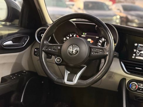 Used 2020 Alfa Romeo Giulia w/ Nero Edizione image 36