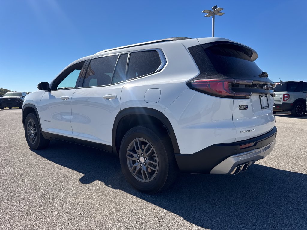 Used 2025 GMC Acadia Elevation FWD image 4