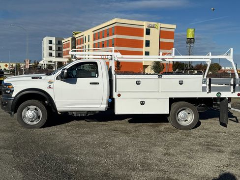 New 2026 RAM 5500 Tradesman w/ Chrome Appearance Group image 6