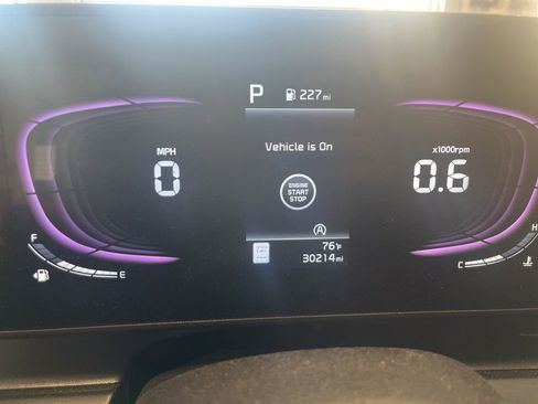 Used 2023 Kia Sportage EX image 3