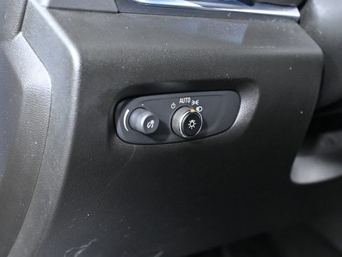 Used 2023 Chevrolet Traverse LT FWD image 22