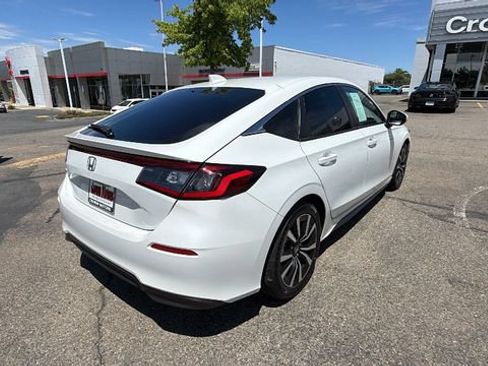 Used 2024 Honda Civic EX-L image 4