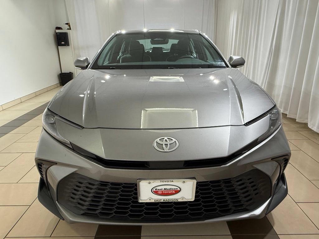 Used 2025 Toyota Camry SE w/ Convenience Package AWD/4WD image 8
