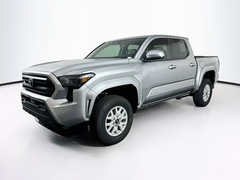 Used 2026 Toyota Tacoma SR5 RWD image 3