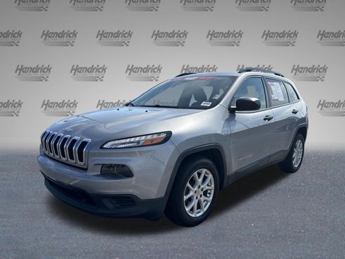 Used 2016 Jeep Cherokee Sport w/ Cold Weather Group FWD image 5