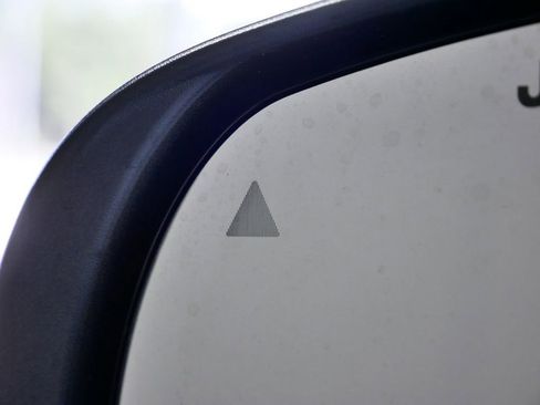 Used 2024 Jeep Compass Latitude image 20