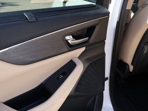 Used 2023 Acura MDX SH-AWD w/ Advance Package image 13