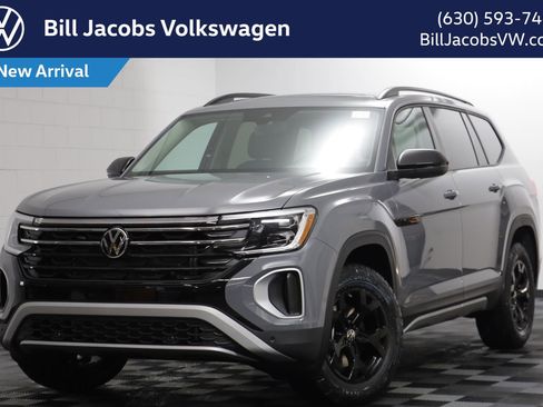 New 2026 Volkswagen Atlas Peak Edition image 1