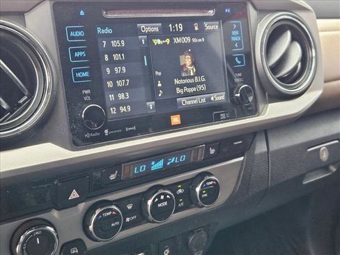 Used 2017 Toyota Tacoma Limited w/ Tow Package image 13