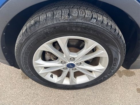 Used 2017 Ford Escape SE AWD/4WD image 19