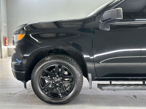 Used 2022 Chevrolet Silverado 1500 Custom AWD/4WD image 5