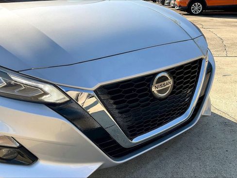 Used 2020 Nissan Altima 2.5 SV image 34