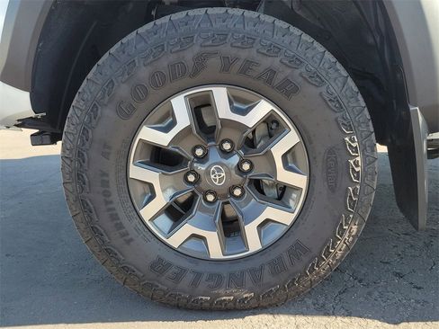 Used 2023 Toyota Tacoma TRD Off-Road image 29