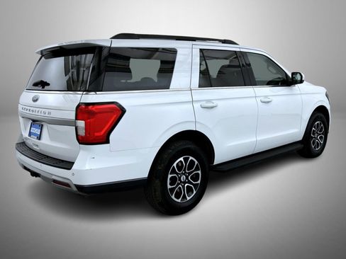 Used 2024 Ford Expedition XLT image 5