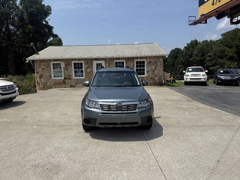 Used 2010 Subaru Forester 2.5X Premium w/ Popular Equipment Group 5B AWD/4WD image 2