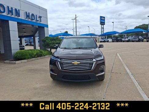 Used 2023 Chevrolet Traverse Premier AWD/4WD image 3