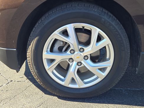 Used 2020 Chevrolet Equinox LT image 11