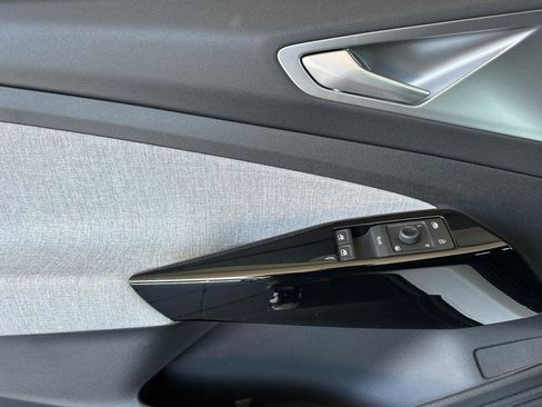 New 2025 Volkswagen ID.4 Pro image 10