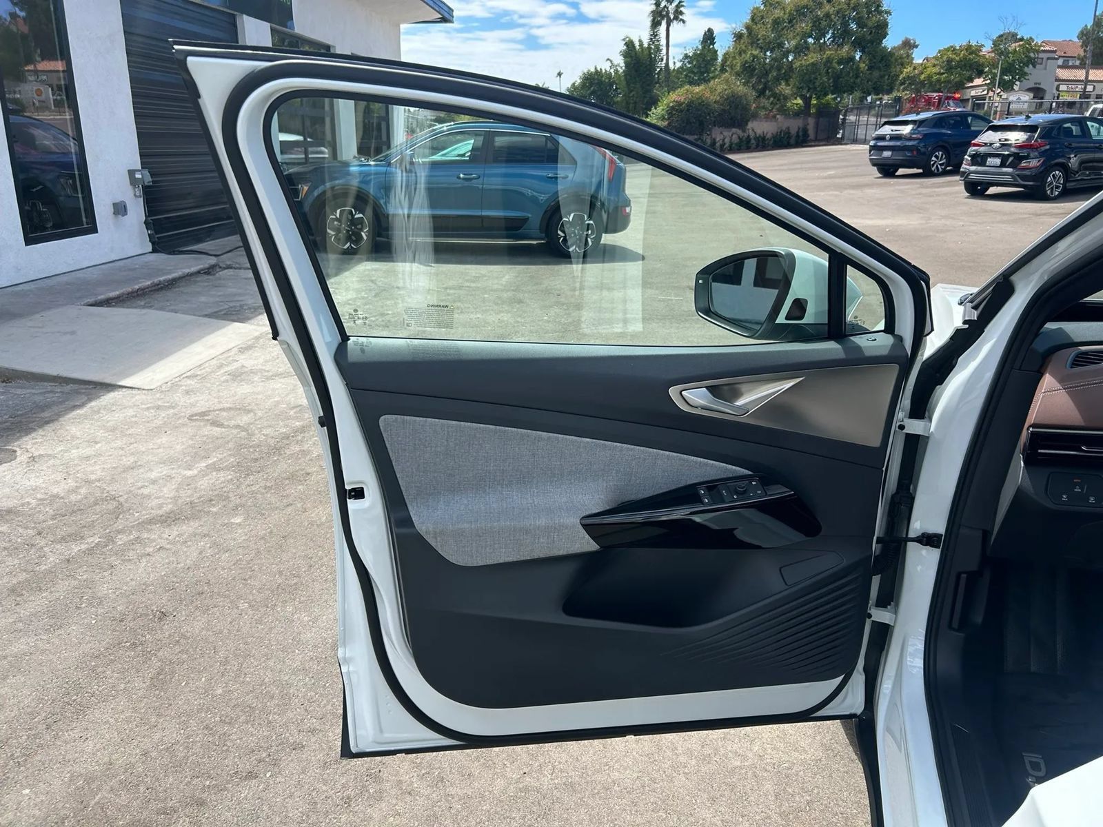 Used 2023 Volkswagen ID.4 Pro RWD image 10