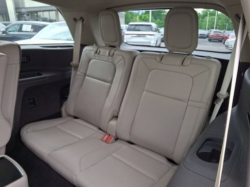 Certified 2023 Lincoln Aviator Reserve w/ Equipment Group 201A AWD/4WD image 10